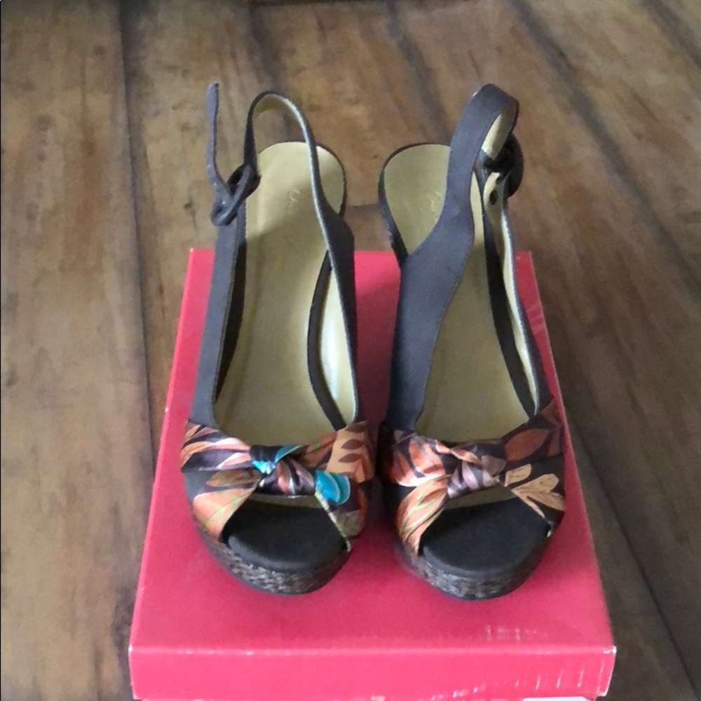 Charlotte Russe wedge open toe shoes sz 6